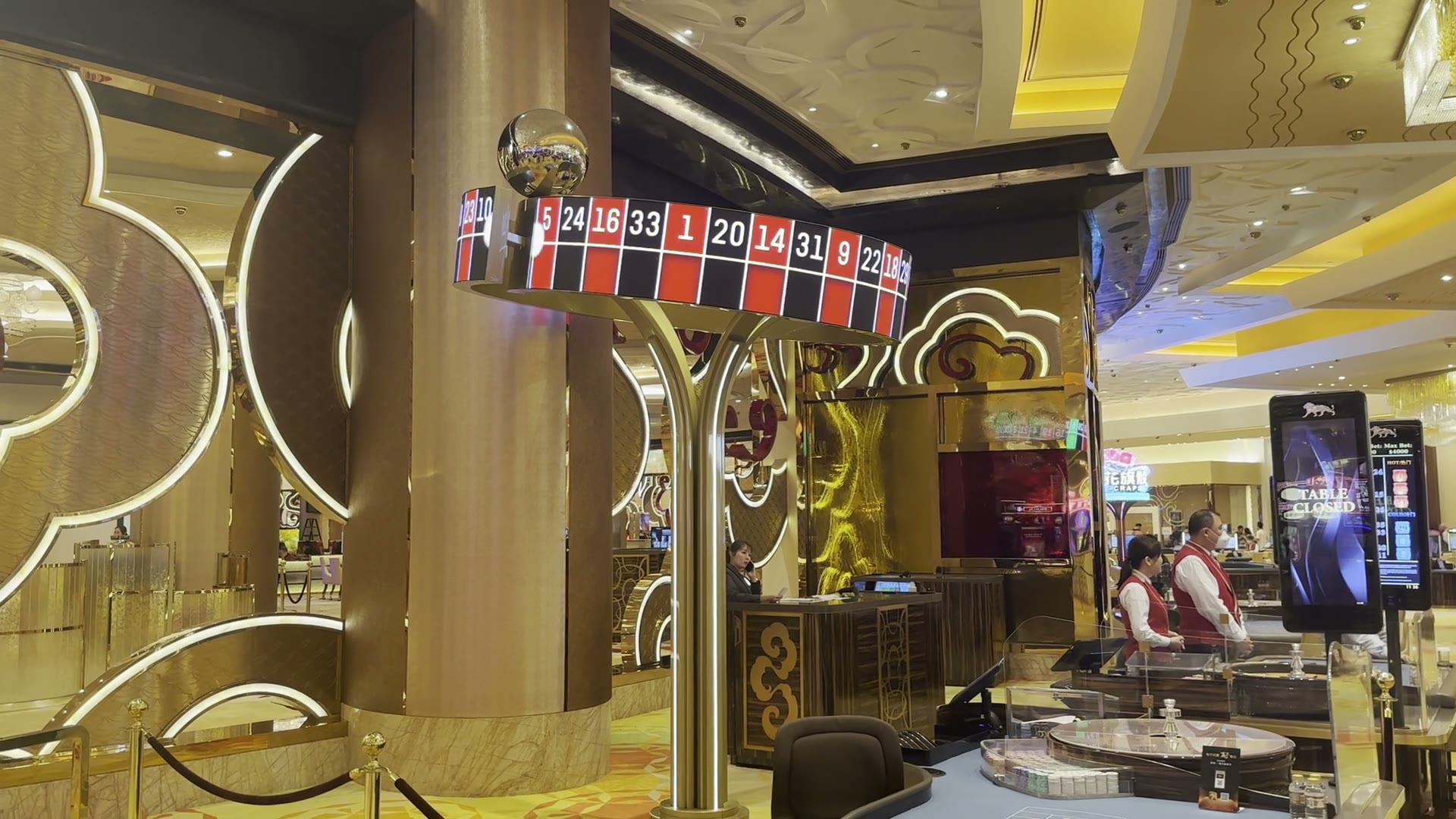 Casino floor, Asia: the screen in the venue